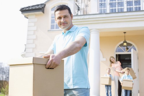 Local delivery and removal service for homes and businesses in France