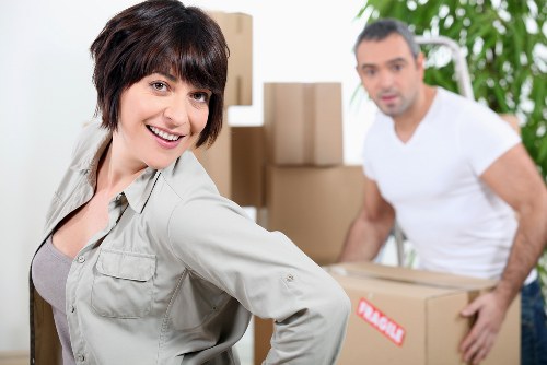 Local van transport for household items and furniture in France