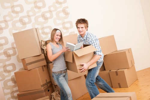 Removal vehicle serving homes and businesses in France