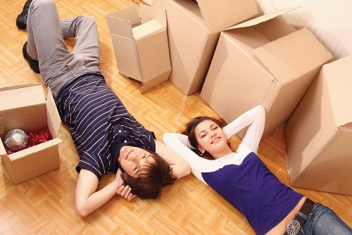 Local removals vehicle and moving crew serving France